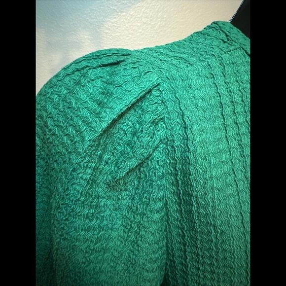 Loft XL Christmas Green Short Sleeve Blouse- NWT- V-neck W Covered buttons - Picture 3 of 7